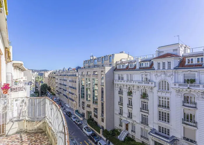 Fleurs 22 - City Center - Modern W Terrace