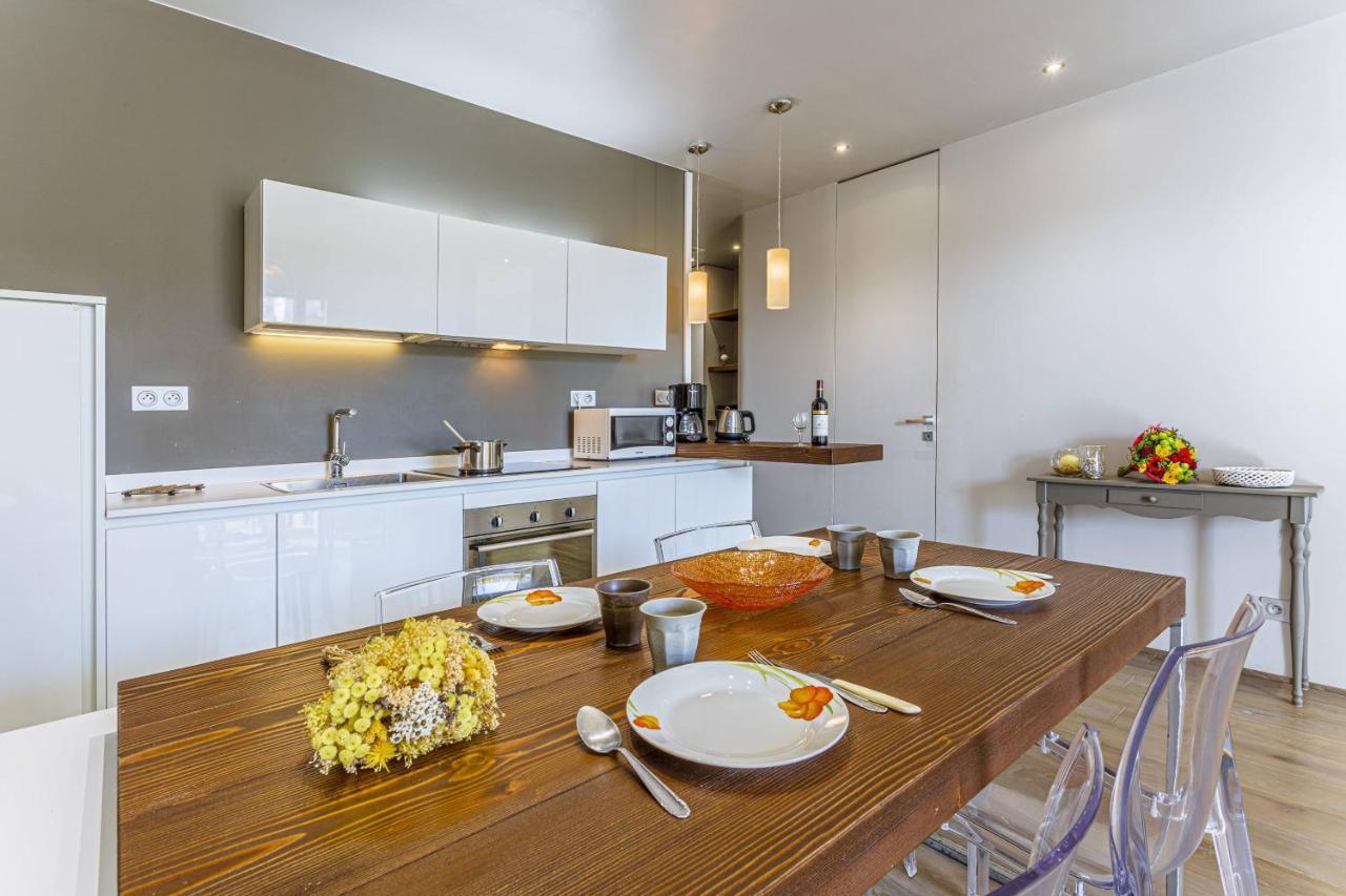 Fleurs 22 - Center - Modern W Terrace Apartment *